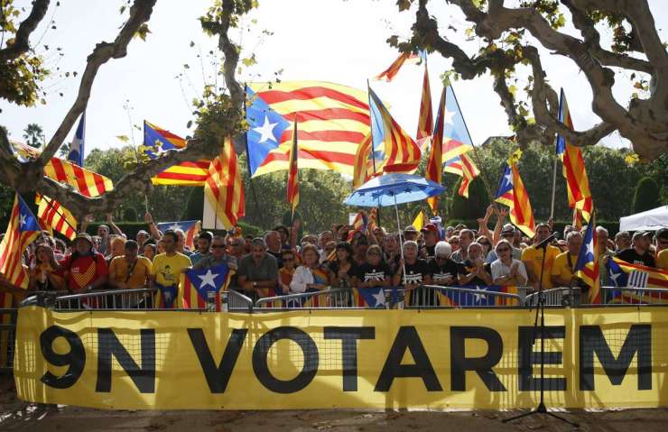 Katalonski premier ob nasprotovanju Madrida razpisal referendum o neodvisnosti