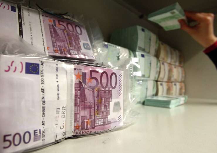 Slovenija se je po tihem še tretjič zadolžila z izdajo za 1,5 milijarde evrov obveznic