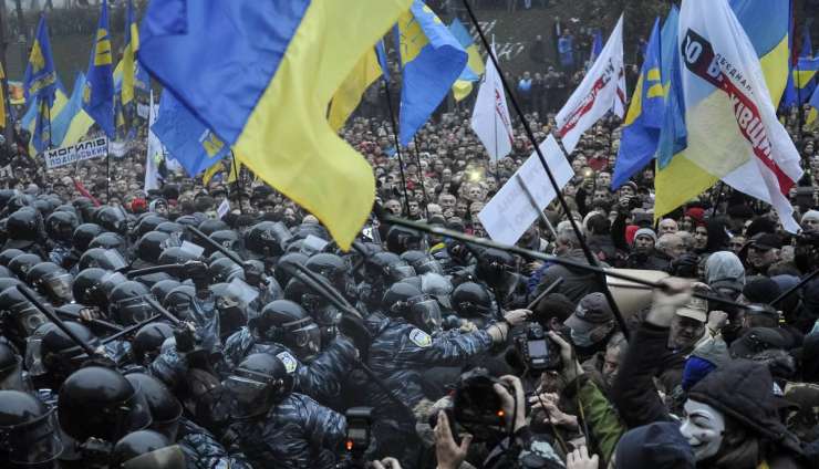 Protest v Kijevu: Sto tisoč Ukrajincev zahtevalo sporazum z EU