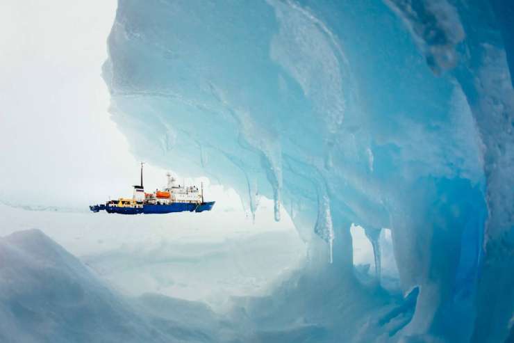 Propadel še en poskus reševanja na Antarktiki ujete ladje