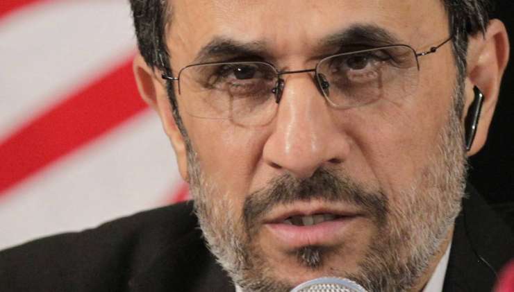 Ahmadinedžad kljub rekordno nizki vrednosti riala nadaljuje boj proti Zahodu