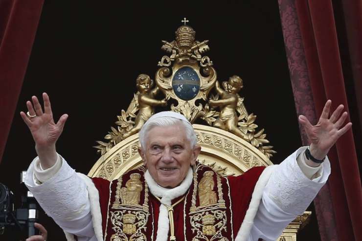 Papež ob božiču pozval h končanju prelivanja krvi