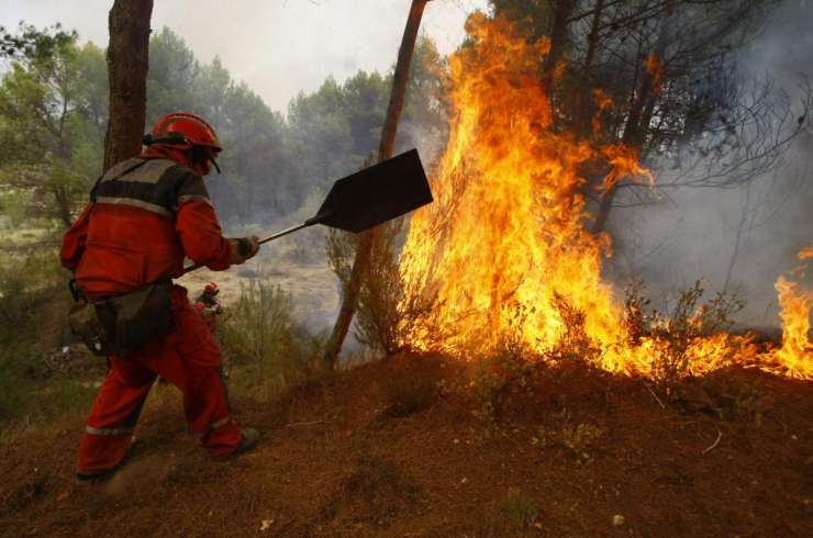 Na Hrvaškem in v Španiji divja več požarov