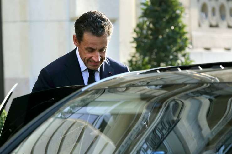Sarkozy zavrača obtožbe o izkoriščanju najbogatejše Francozinje