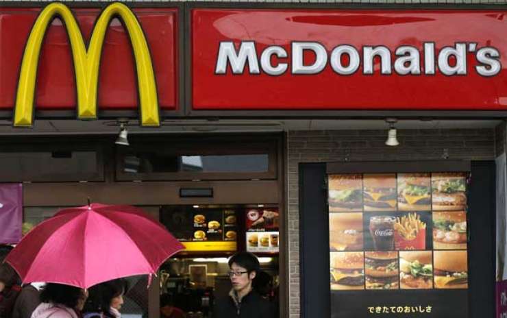 McDonald's bo zaradi pomanjkanja krompirja Japoncem ponujal le mali krompirček