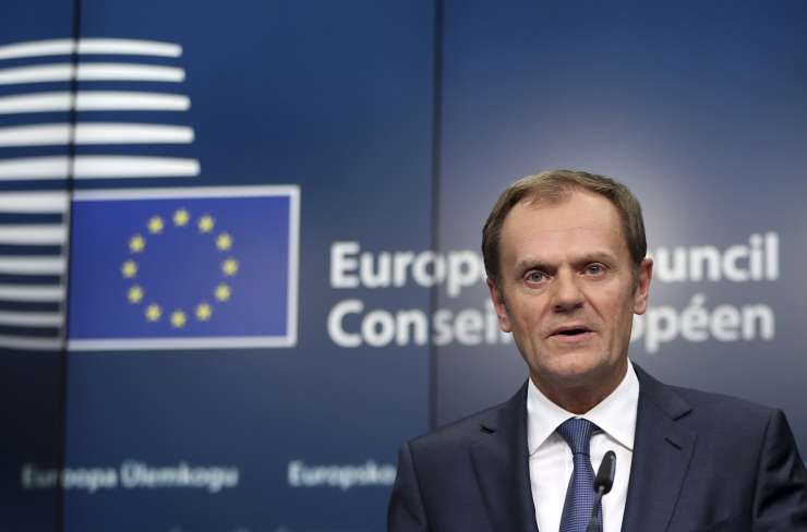 Tusk: EU potrebuje realistično dolgoročno strategijo za Rusijo