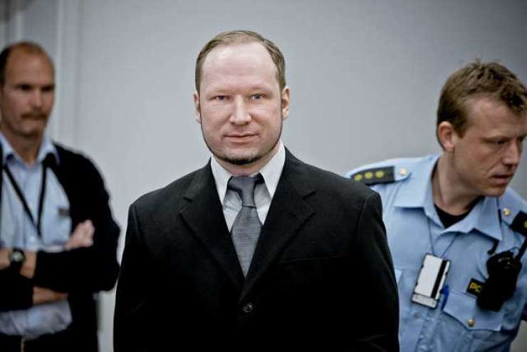 Norveški zapor zasegel 220 pisem množičnega morilca Breivika