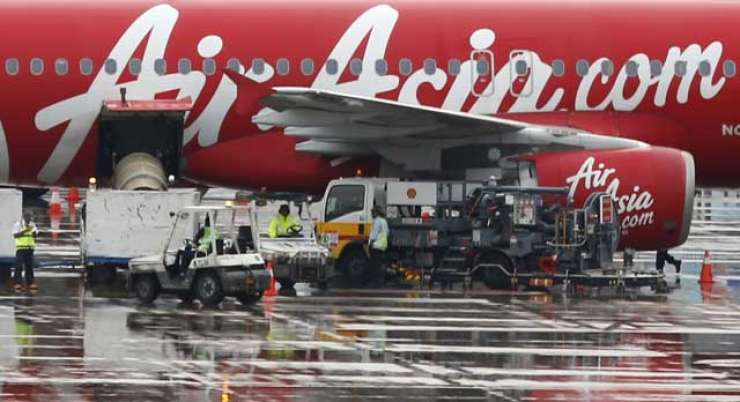 Za strmoglavljenje letala AirAsia verjetno krivo slabo vreme