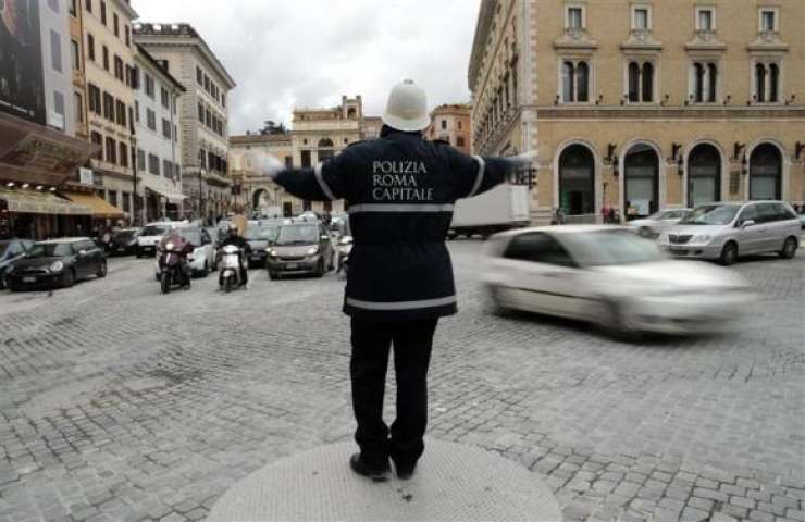 Sramota: 83 odstotkov rimskih policajev za silvestrovo na bolniški