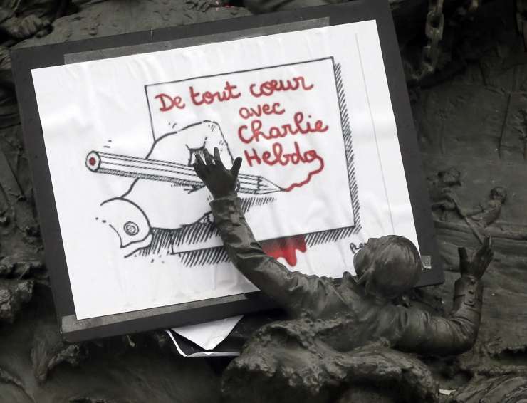 Po objavi karikatur Charlie Hebdoja napadli nemški časnik
