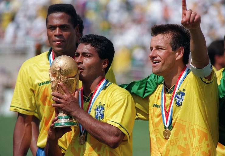 Zvezde brazilskega nogometa v težavah: tudi Romario v bolnišnici