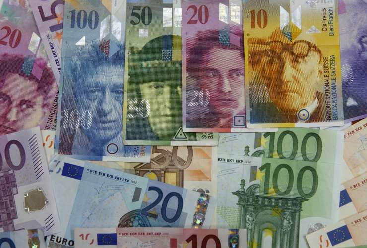 Švicarski frank je udaril tudi številne slovenske kreditojemalce