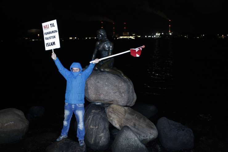 Prvi Pegidini protesti tudi na Danskem; v Oslu s snežnimi kepami nad protestnike
