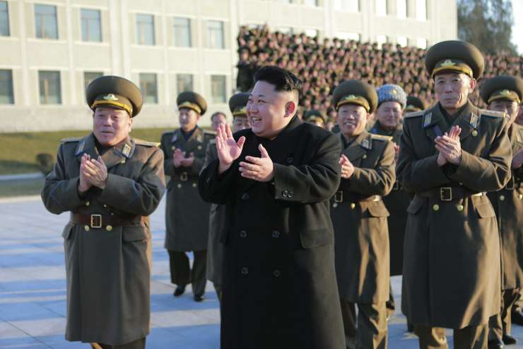 Kim Jong Un bo Putinov gost na majski paradi v Moskvi