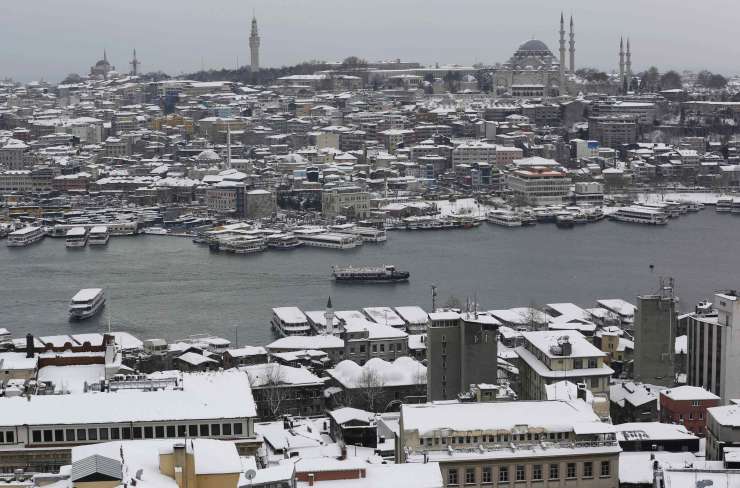 Istanbul zajel snežni kaos