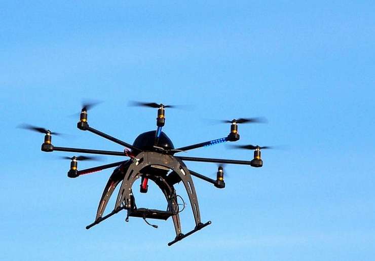 Srbi zrušili dron, ki je letel nad srbskim ozemljem