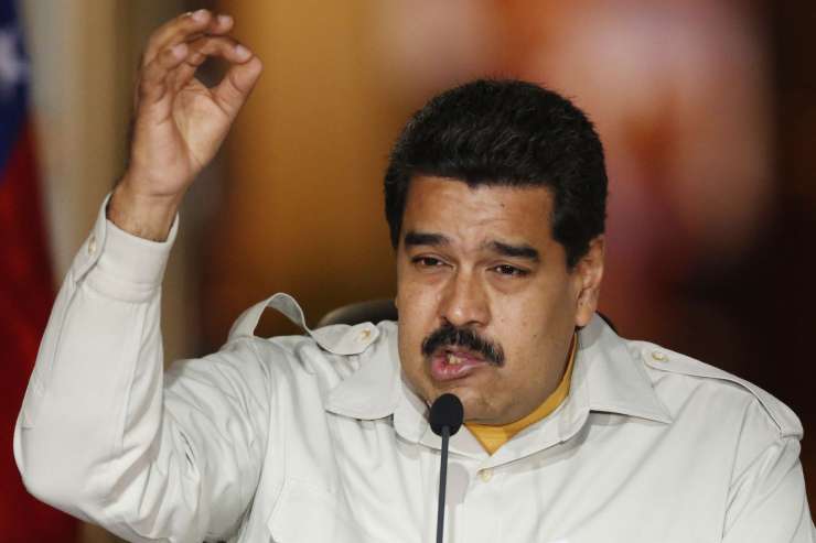 Na čelu propadajoče države ostaja mož, ki jo je zavozil: Maduro še naprej predsednik Venezuele