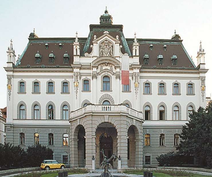 Univerza v Ljubljani gre zaradi objave avtorskih honorarjev v Supervizorju v protiofenzivo zoper KPK