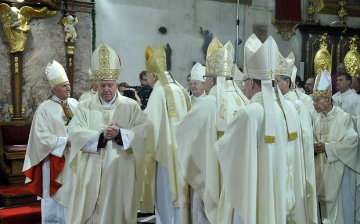 Bosta nova nadškofa zmanjšala dvome, nezaupanje in neenotnost v Cerkvi?