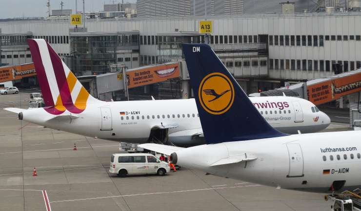 Lufthansa svojcem ponudila 50.000 evrov za vsako žrtev strmoglavljenja letala Germanwings