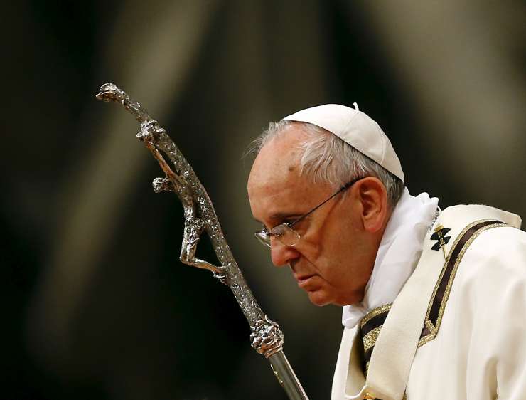 Papež med vigilijo obsodil napade na kristjane