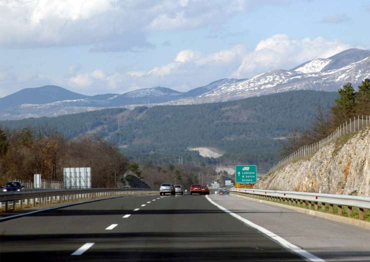 Rekorder med prekrškarji po primorski avtocesti z 248 kilometri na uro