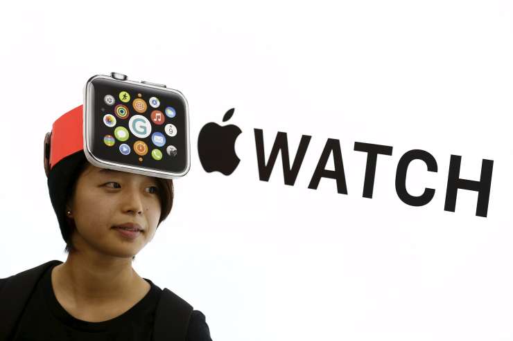 Apple začel s prvimi dostavami pametnih ročnih ur