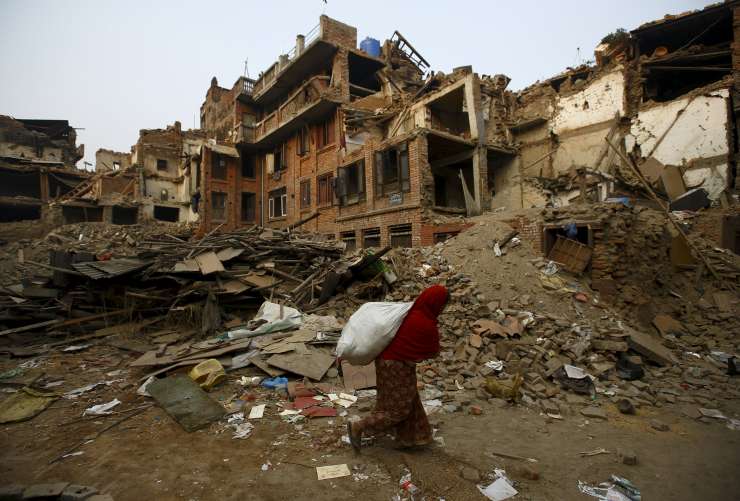 V Nepalu zaradi potresa uničenih ali poškodovanih pol milijona hiš