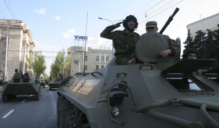 Proruski separatisti v Ukrajini organizirali svojo vojaško parado