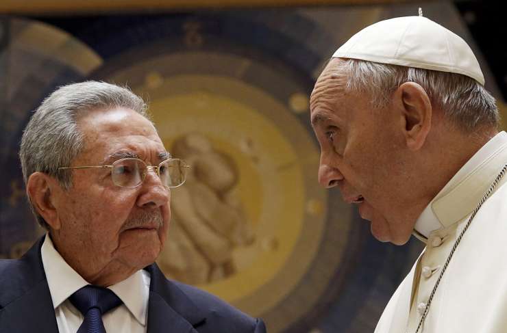 Castro se je papežu zahvalil za pomoč pri odmrznitvi z ZDA