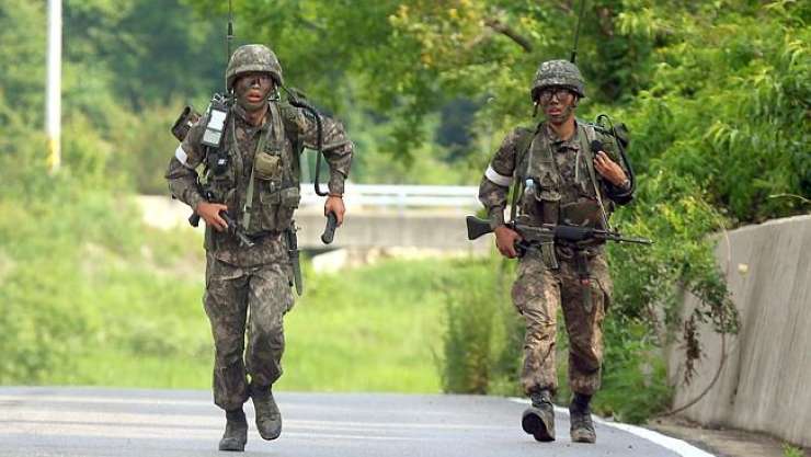 Da jim ne bi bilo treba v vojsko, so se južnokorejski študenti načrtno zredili