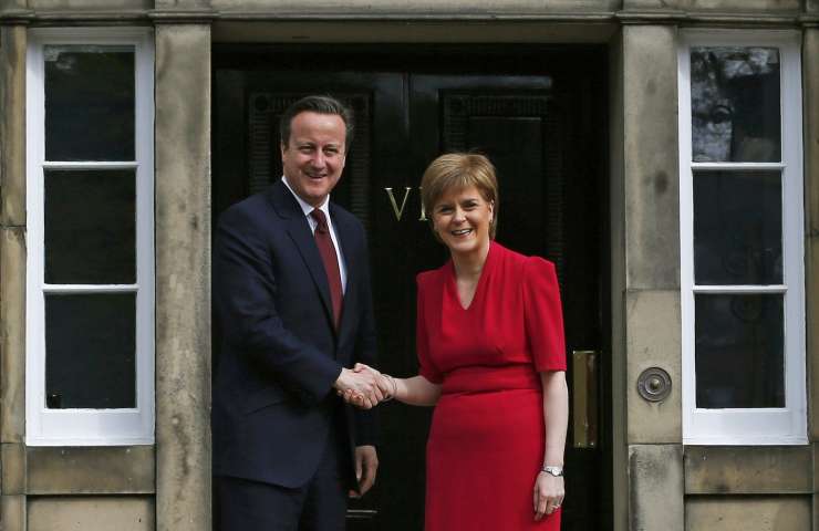 Ne odhajajte: Cameron Škotom obljublja nove pristojnosti