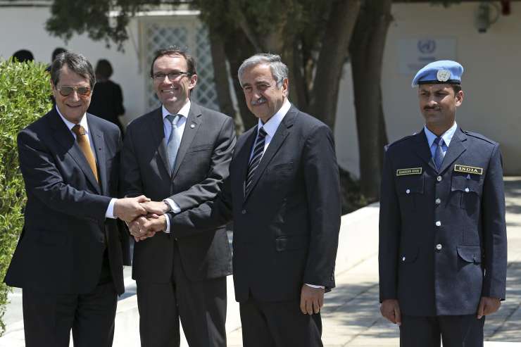 Na Cipru z optimizmom obnovili pogajanja o združitvi