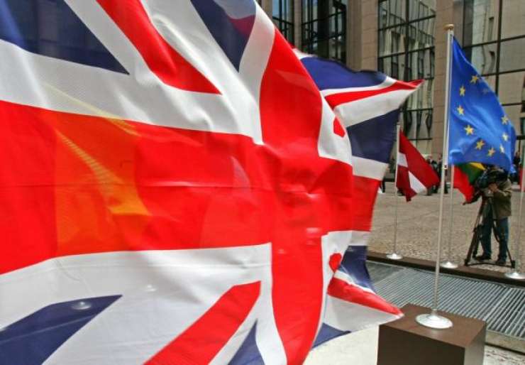 Raziskava: Večina Britancev si želi ostati v EU