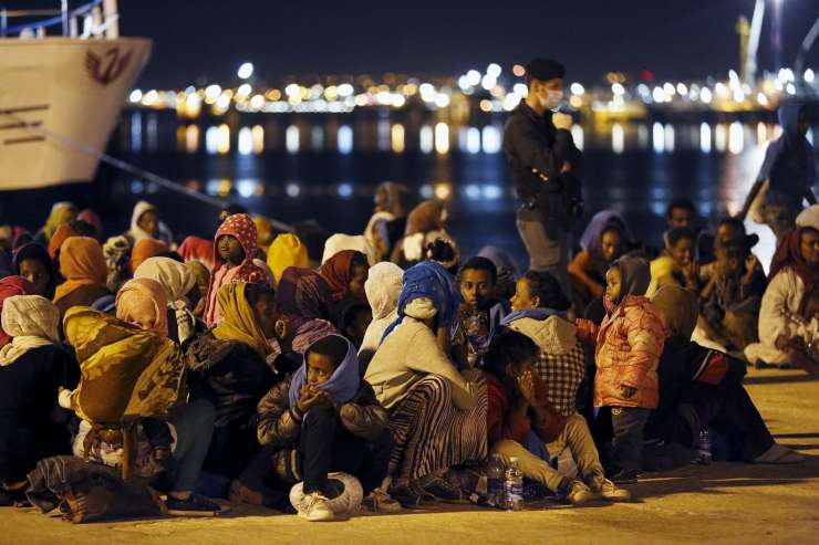 Konec tedna so v Sredozemlju rešili skoraj 6000 beguncev