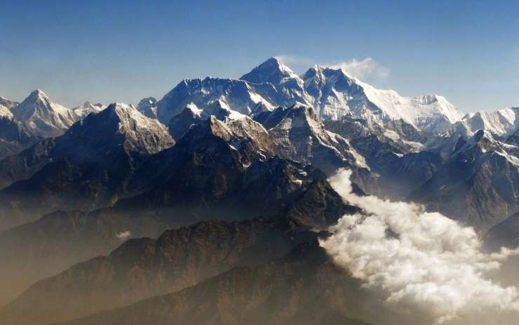 Potres v Nepalu je za tri centimetre premaknil Mount Everest