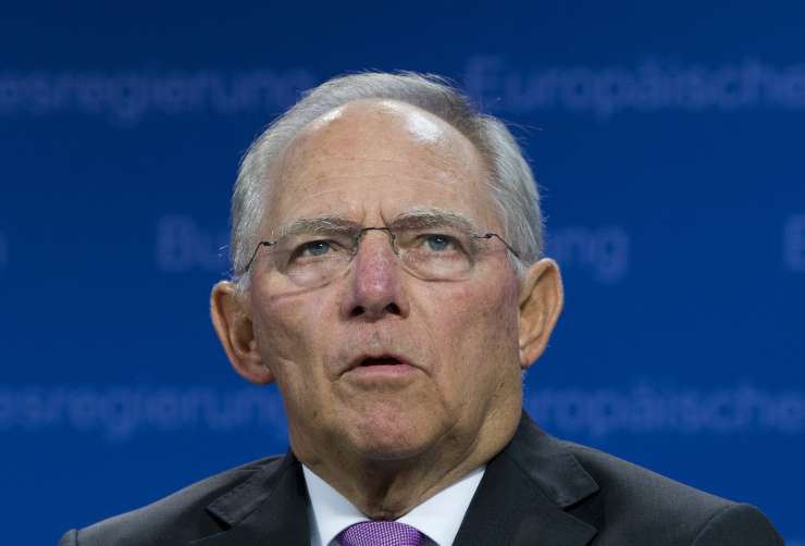 Schäuble: Grčija se bo soočila z akutnimi težavami, ostaja del območja evra
