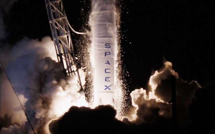 SpaceX naenkrat poslal v vesolje 64 satelitov