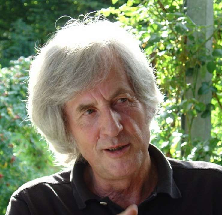 Letošnji dobitnik zlatnika poezije je Gustav Januš