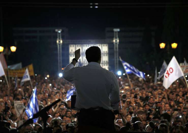Pred nedeljskim referendumom v Grčiji vse bolj napeto