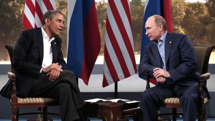 Putin Obami za praznik sporoča: Dialog med nama ključen za svet