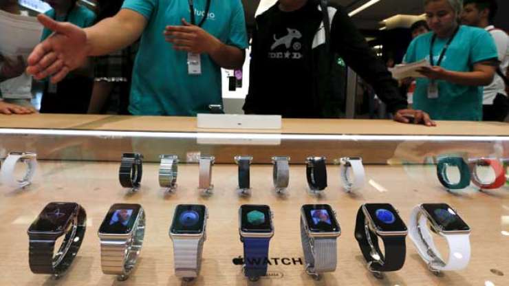 Apple skriva rezultate prodaje pametnih ur, vrednost delnic pada