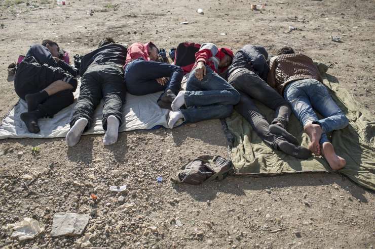 V Srbiji so se stepli migranti; ubit Afganistanec