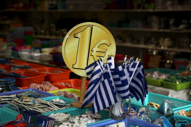 Grčija dobila 13 milijard evrov in tudi že plačala dolg ECB