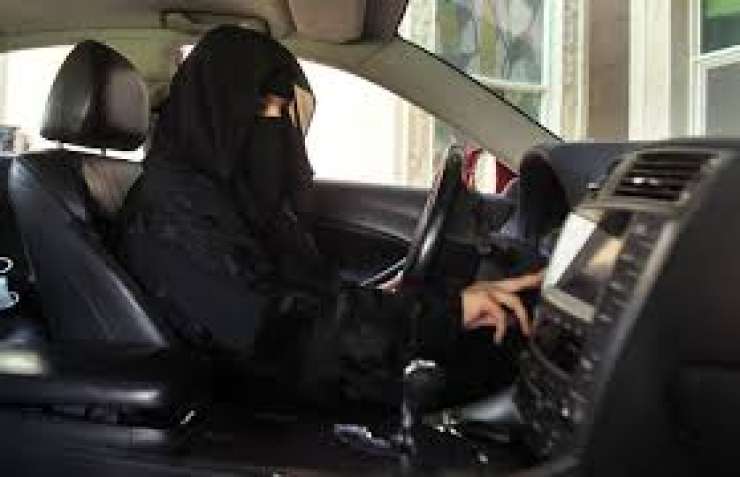 Iran: Voznicam brez tančic bodo zaplenili avtomobil