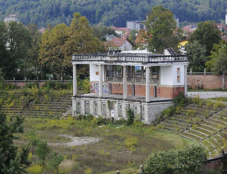 Slovenija želi Plečnikovo Ljubljano spraviti na Unescov seznam: o razpadajočem stadionu raje molči