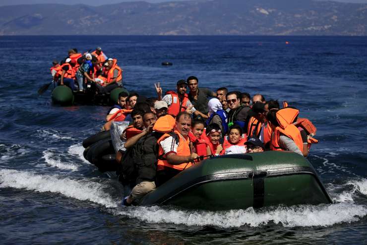 Sredozemsko morje je letos prečkalo več kot 430.000 migrantov