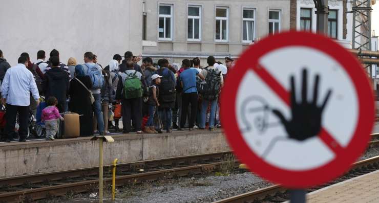 Nemčija zaradi begunske krize ponovno uvedla nadzor na mejah, zlasti z Avstrijo