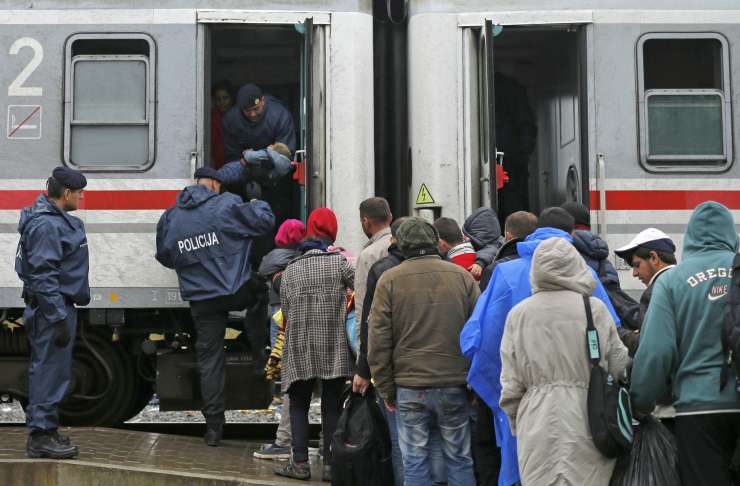 Čez Hrvaško do danes skoraj 91.000 migrantov in beguncev