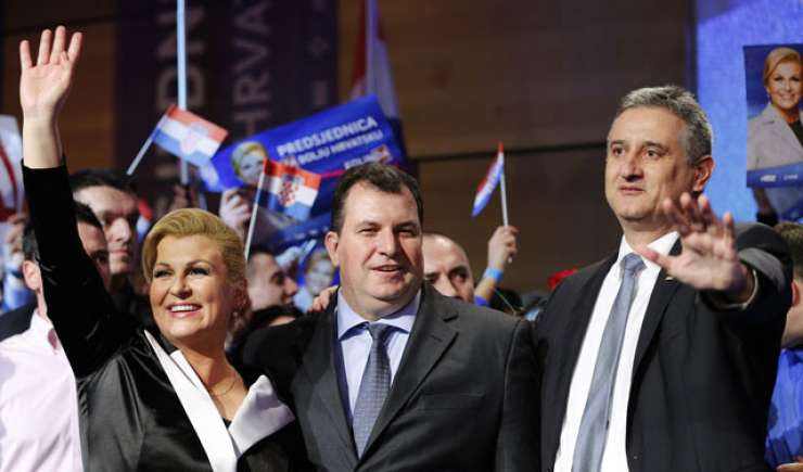 Pred volitvami na Hrvaškem HDZ diha za ovratnik SDP
